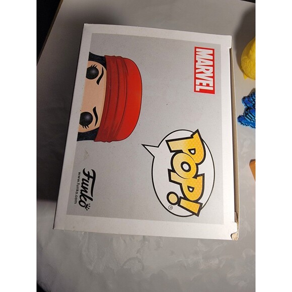 Heroes: Marvel Comics - Elektra Vinyl Figure (FYE Exclusive) - Picture 6 of 6